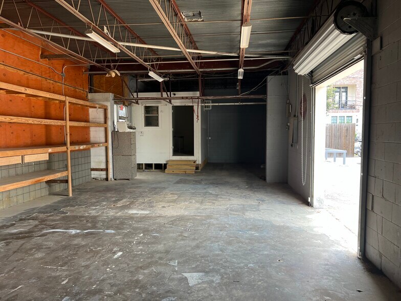 More Photos Of 3911 N Braeswood Blvd, Houston Industrial For Lease