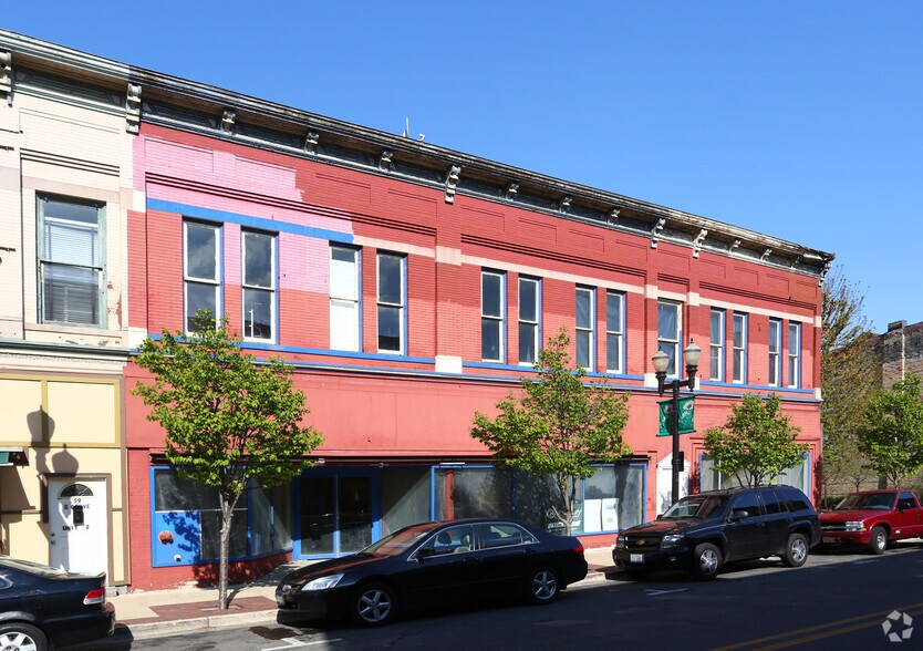 More Photos Of 61 - 65 S Grove Ave, Elgin Storefront Retail Residential For Lease