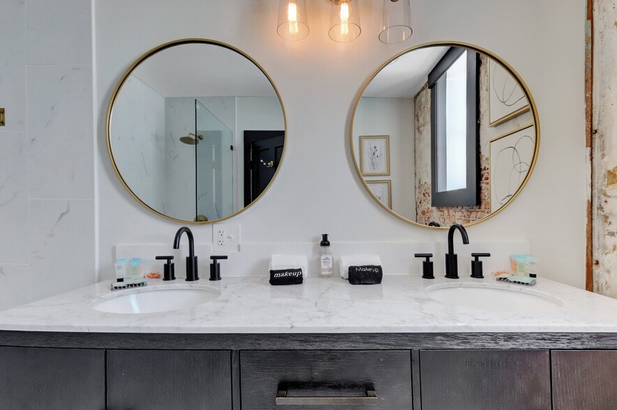 More Photos Of 233 Broad St, Nevada City Hotel For Sale