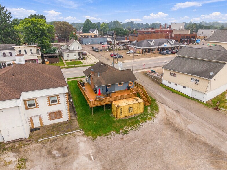 More Photos Of 21 W Canal St, Navarre Restaurant For Sale