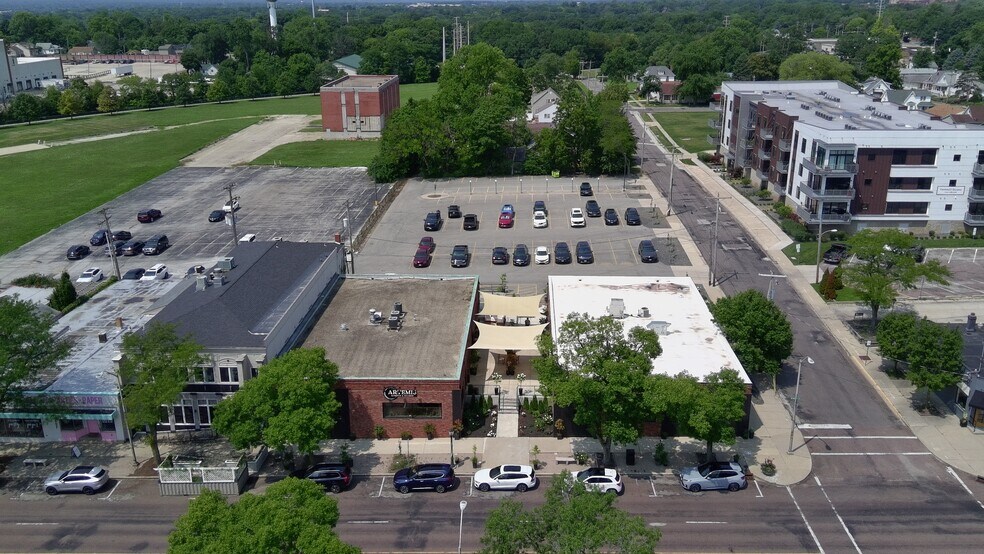 More Photos Of 4615 N Prospect Rd, Peoria Heights Storefront Retail Office For Lease