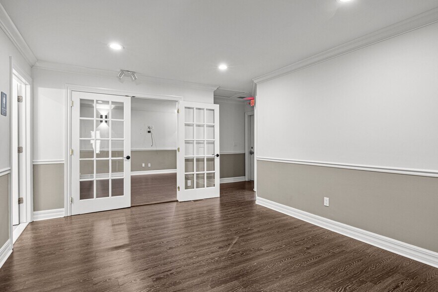 More Photos Of 352 Monmouth Rd, Millstone Township Office For Lease