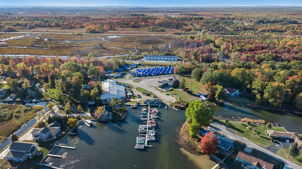 More Photos Of 13710 W Shore Dr, Houghton Lake Marina For Sale