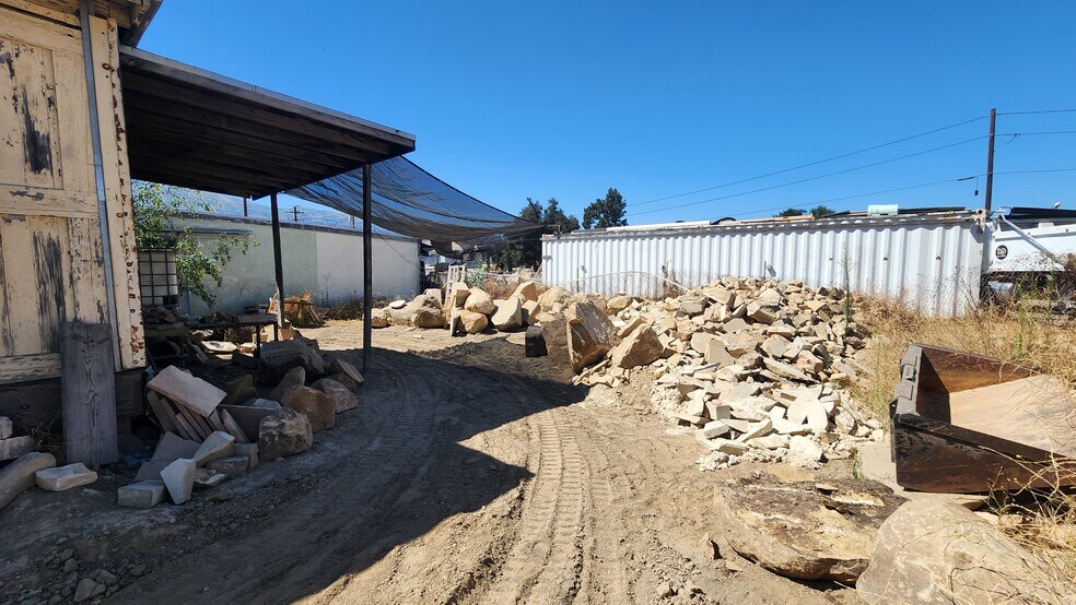 More Photos Of 1433 E Main St, Santa Paula Warehouse For Sale