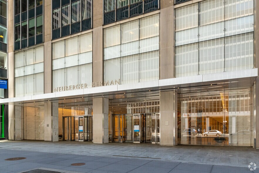 More Photos Of 1290 Avenue of the Americas, New York Office For Lease