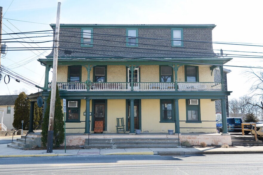 More Photos Of 101 S Main St, Richlandtown Restaurant For Sale