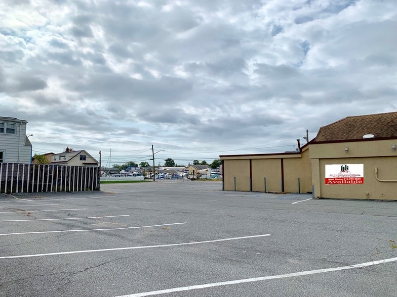 More Photos Of 101 Montauk Hwy, Lindenhurst Restaurant For Sale