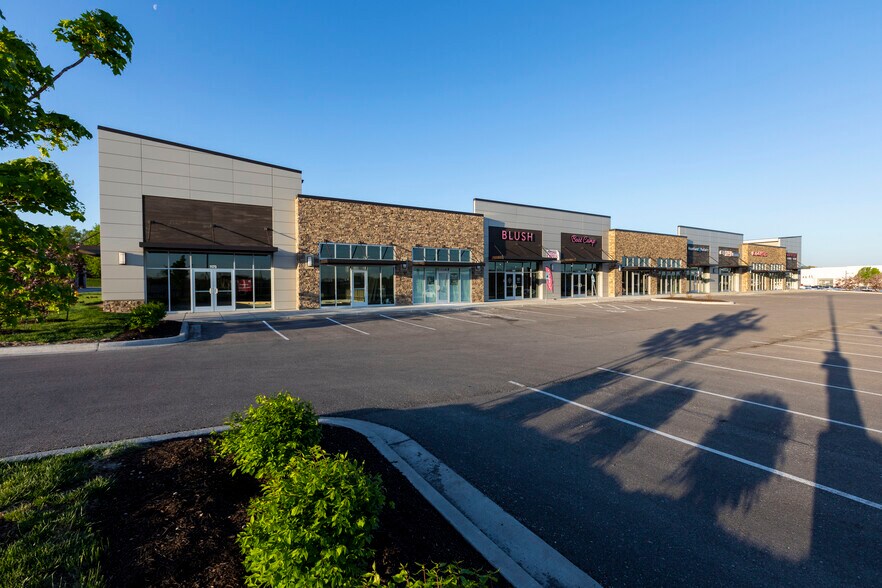 More Photos Of 1151 Oldham Pky, Lee's Summit General Retail For Sale