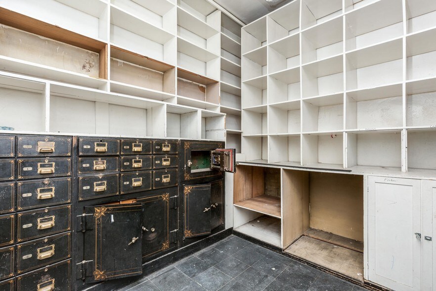 More Photos Of 174 S Clark St, Detroit Light Distribution For Lease