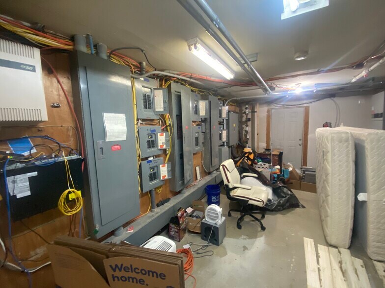 More Photos Of 1 Proactive Dr, New Florence Hotel For Sale