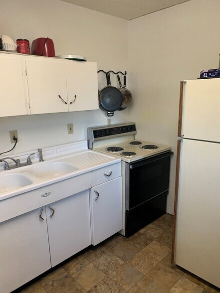 More Photos Of 62271 CA-299, Cedarville Hotel For Sale