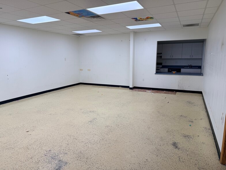 More Photos Of 1001 Arboretum Dr, Waunakee Flex For Lease