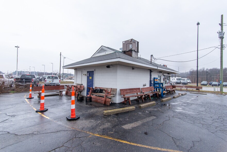 More Photos Of 2535 Highland Rd, Highland Restaurant For Sale
