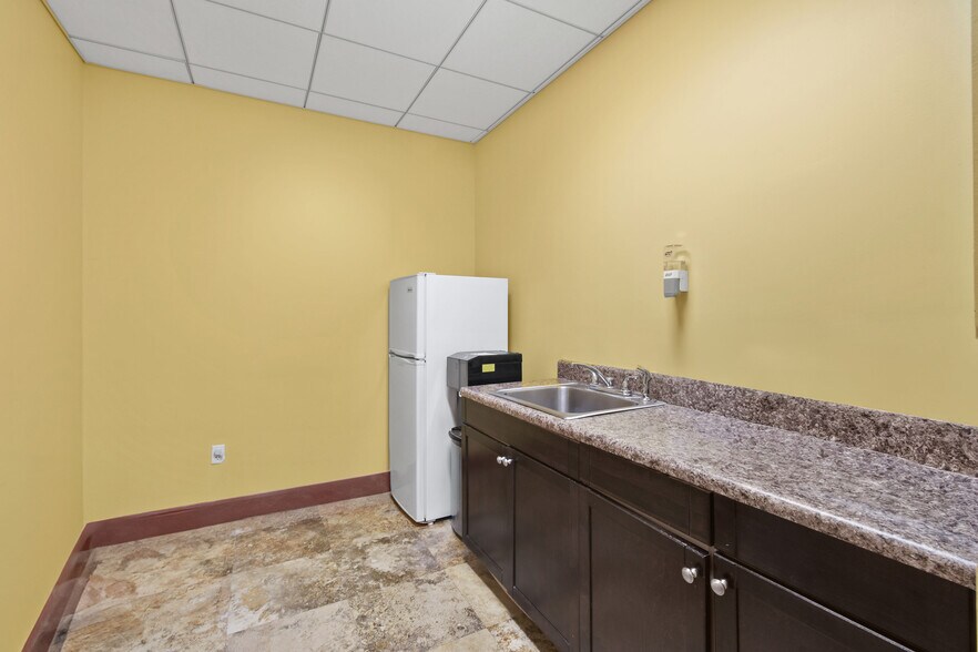 More Photos Of 1880 N Congress Ave, Boynton Beach Medical For Sale