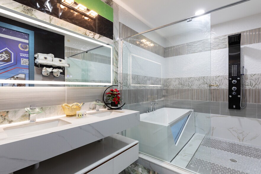 More Photos Of 1015 Fantasy Dr, Davenport Specialty For Sale