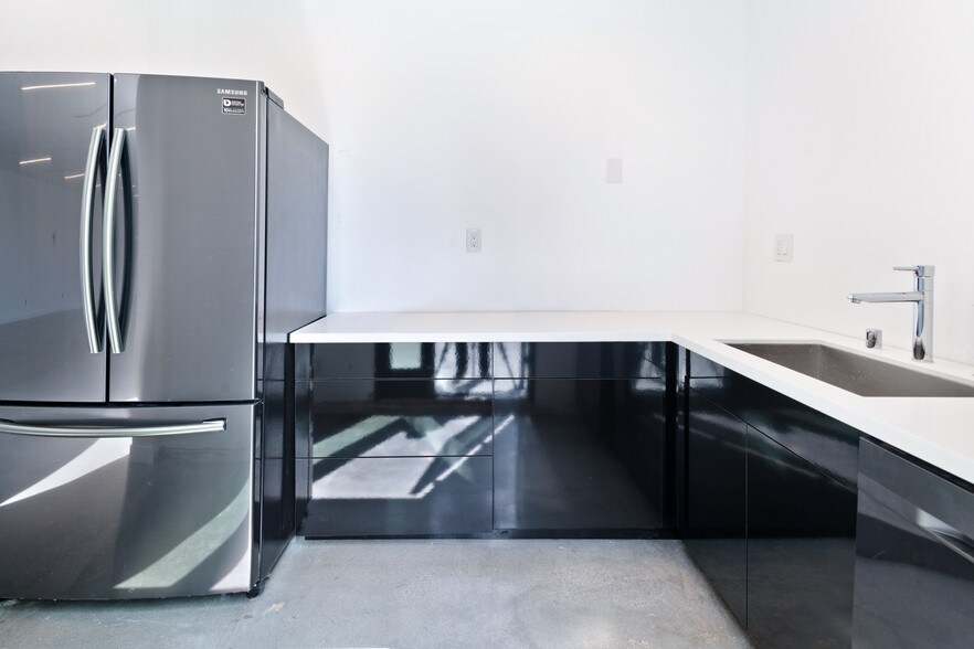 More Photos Of 13470 Washington Blvd, Marina Del Rey Loft Creative Space For Lease