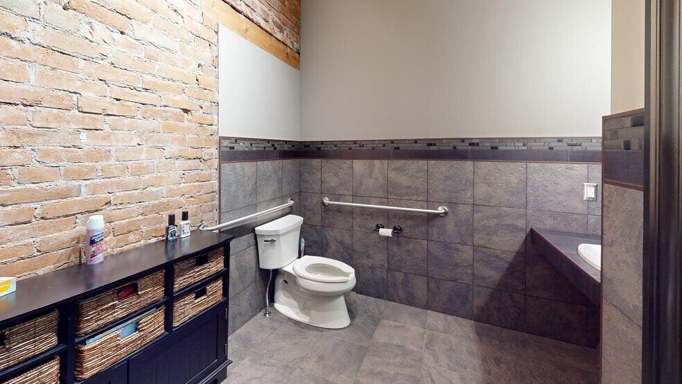 More Photos Of 208 Main St, Lewiston Loft Creative Space For Sale