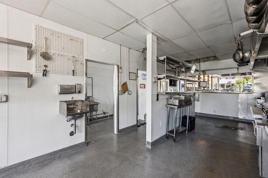 More Photos Of 2525-2533 Ocean Ave, San Francisco Storefront Retail Office For Sale