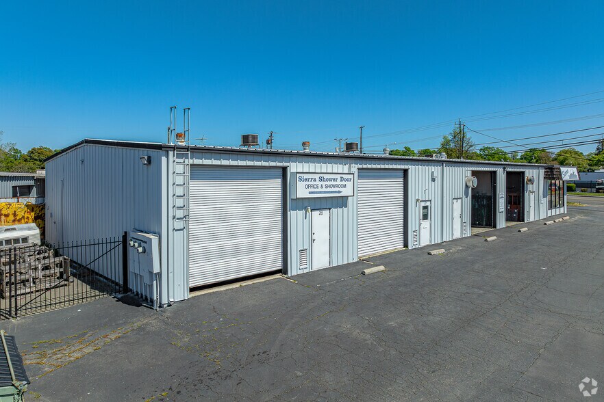 More Photos Of 5753 Auburn Blvd, Sacramento Warehouse For Lease