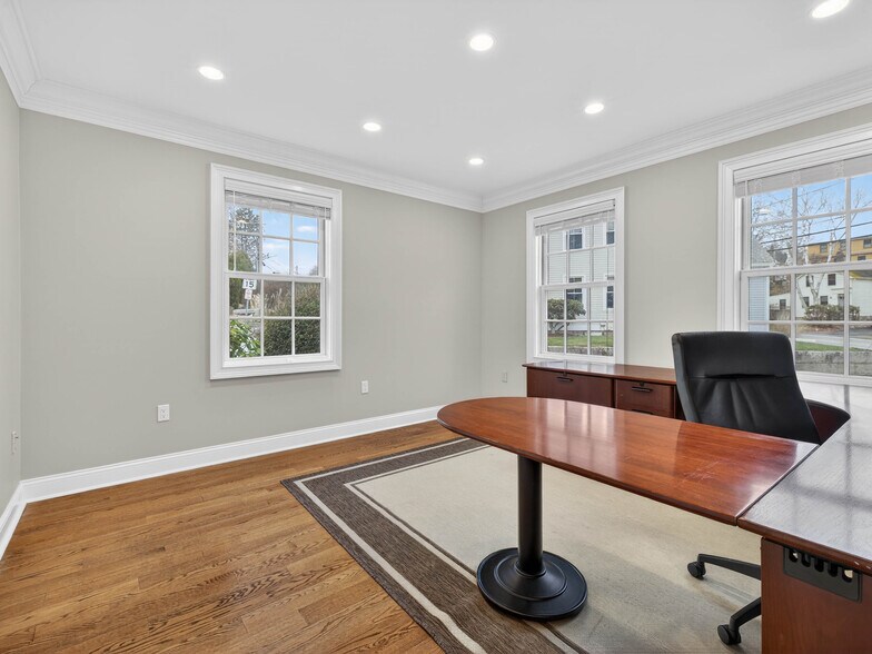 More Photos Of 3 Fort Rachel Pl, Mystic Office Residential For Lease