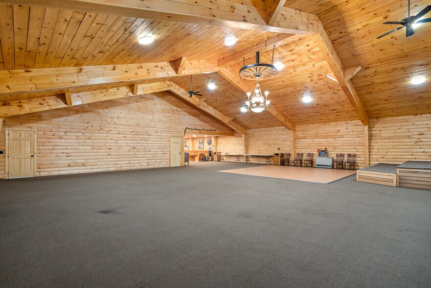 More Photos Of 1 Maple ave, Chelsea Restaurant For Sale