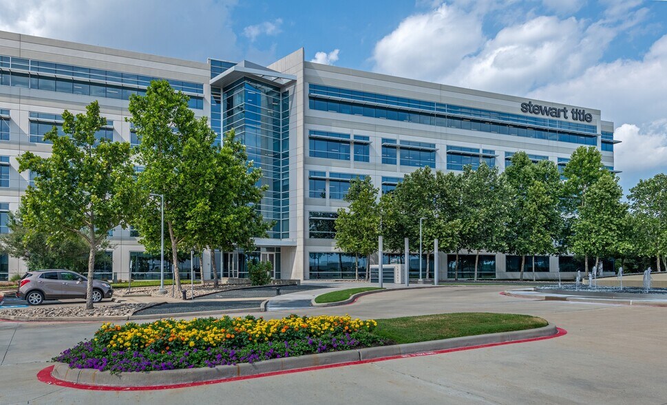 More Photos Of 10720 W Sam Houston Pky N, Houston Office For Lease