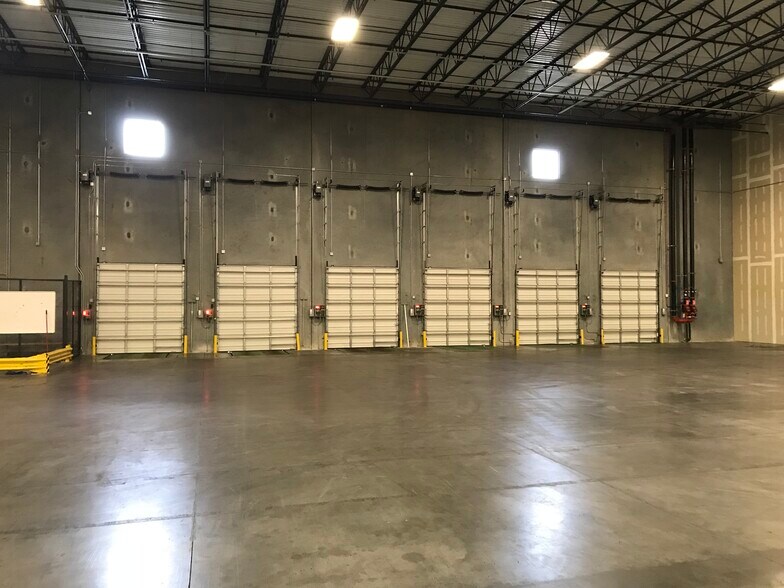 More Photos Of 4269 Crosspoint Dr, Ladson Distribution For Lease