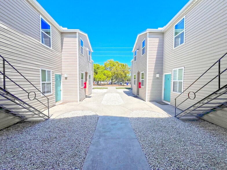 More Photos Of 321 W Ianthe St, Tavares Multifamily For Sale
