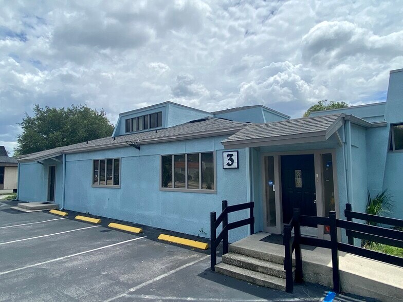 Primary Photo Of 4131 University Blvd S, Jacksonville Medical For Lease
