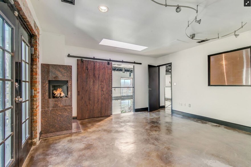More Photos Of 1801 Laws St, Dallas Office Residential For Lease