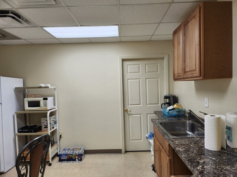 More Photos Of 712-722 Oliver Rd, Montgomery Light Distribution For Sale