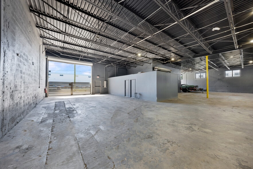 More Photos Of 2450-2460 NW 151st St, Miami Warehouse For Lease