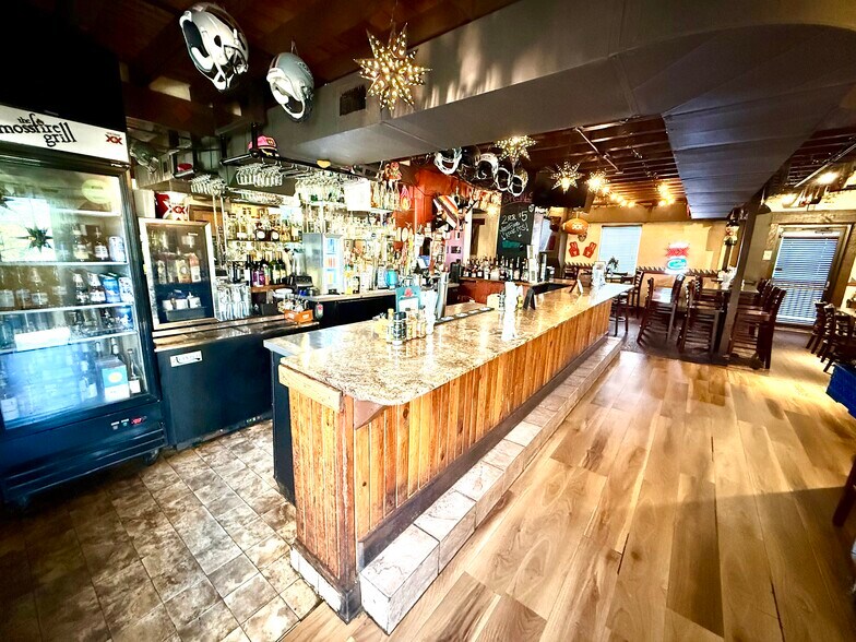 More Photos Of 1537 Margaret St, Jacksonville Restaurant For Sale