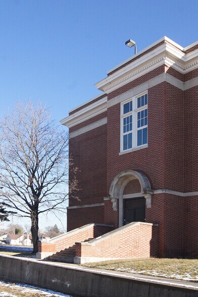 More Photos Of 2220 16th Ave N, Minneapolis Schools For Sale