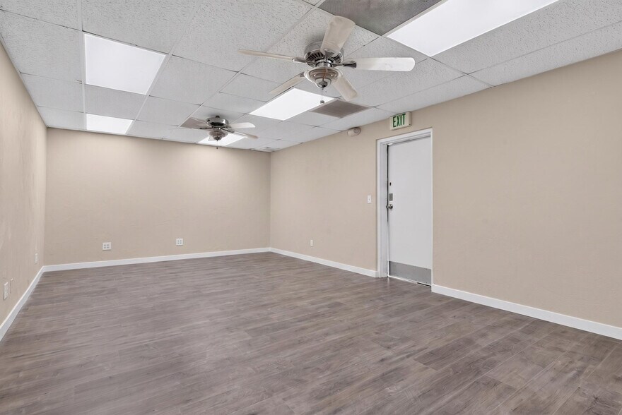 More Photos Of 17100 Indian Canyon Dr, North Palm Springs Office For Sale