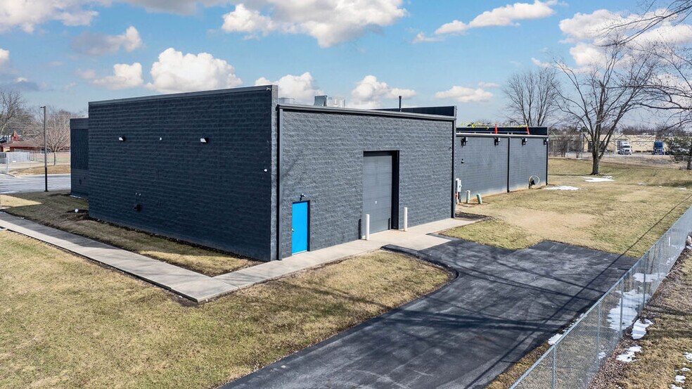 More Photos Of 3051 Delta Marine Dr, Reynoldsburg Light Manufacturing For Sale