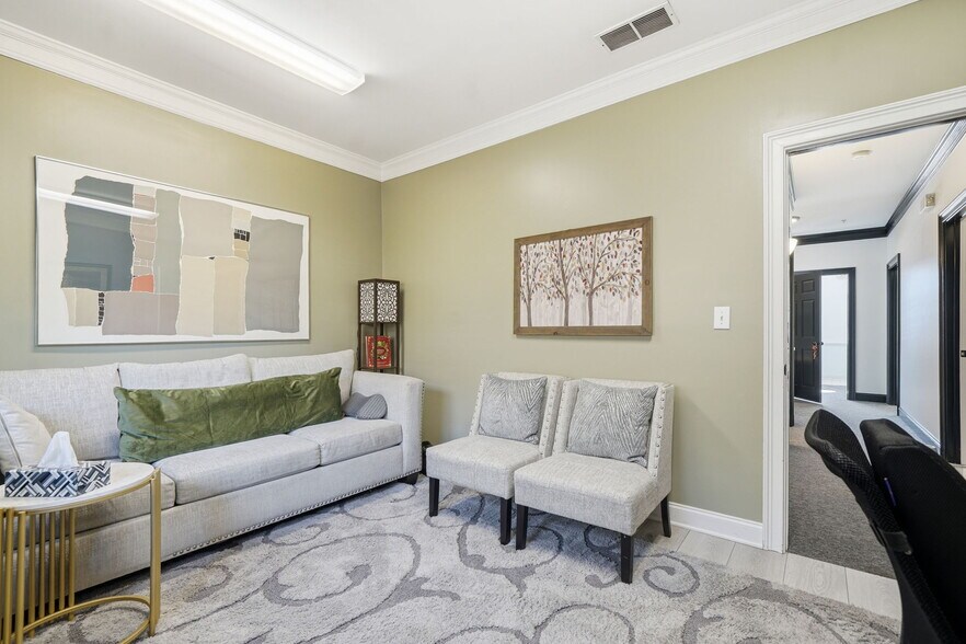 More Photos Of 234-242 Creekstone Rdg, Woodstock Office For Sale