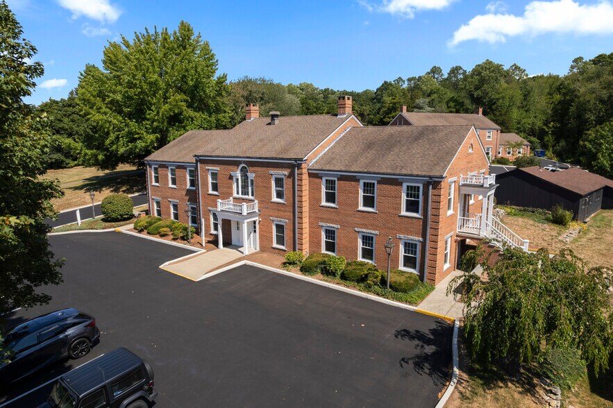 More Photos Of 157 Goose Ln, Guilford Medical For Lease