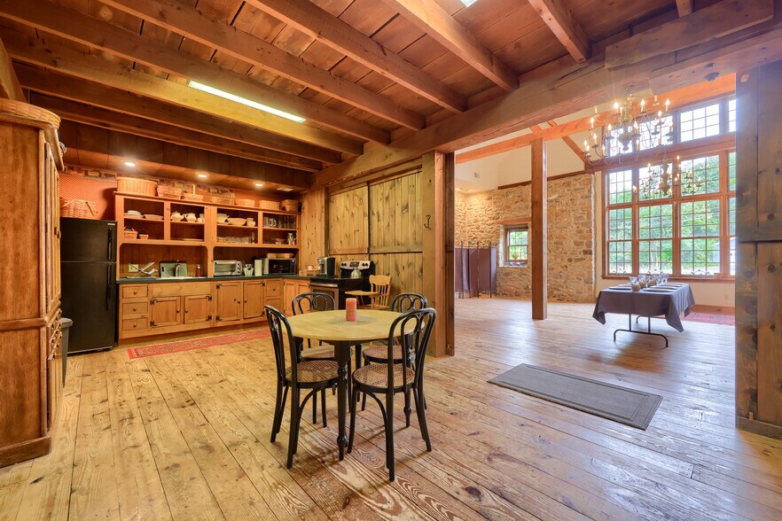More Photos Of 9043 Mountain Rd, Alburtis Office Residential For Sale