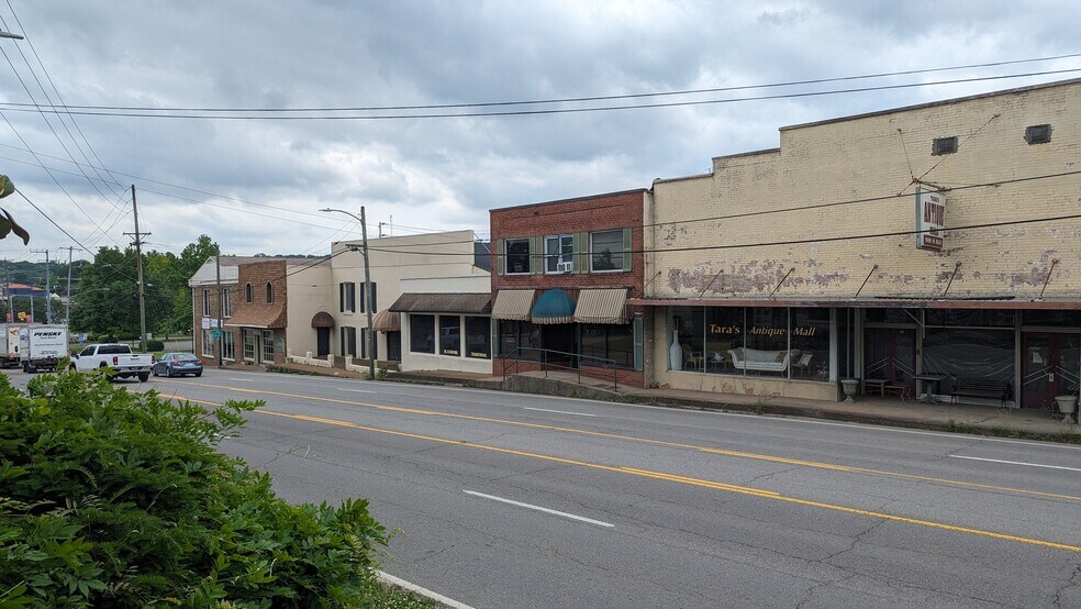 More Photos Of 114 N Main St, Goodlettsville Storefront Retail Office For Sale