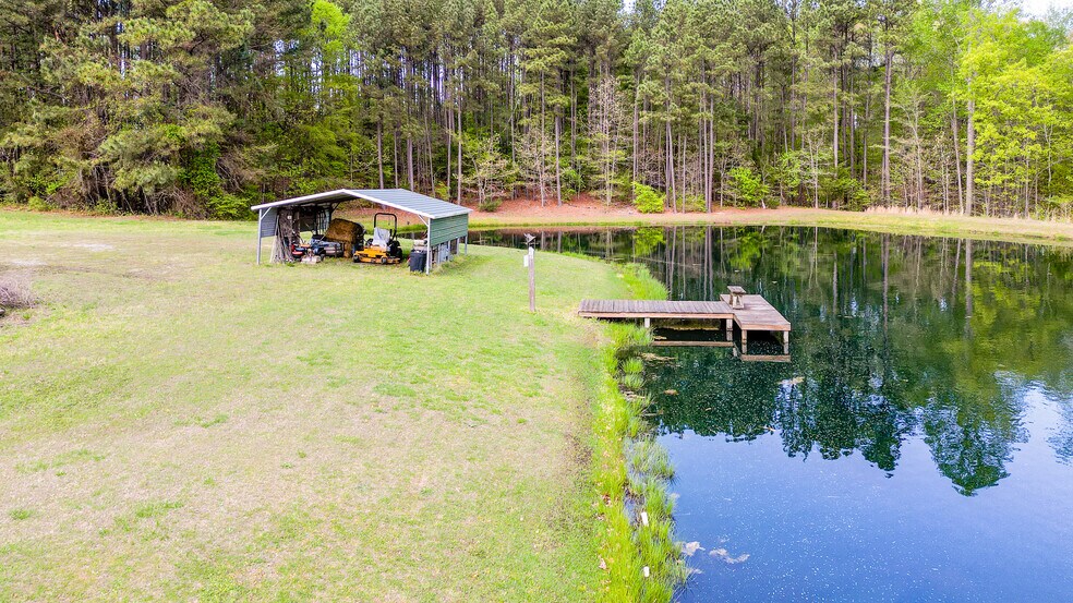 More Photos Of 6663 Highway 58, Buffalo Junction Storefront Retail Office For Sale