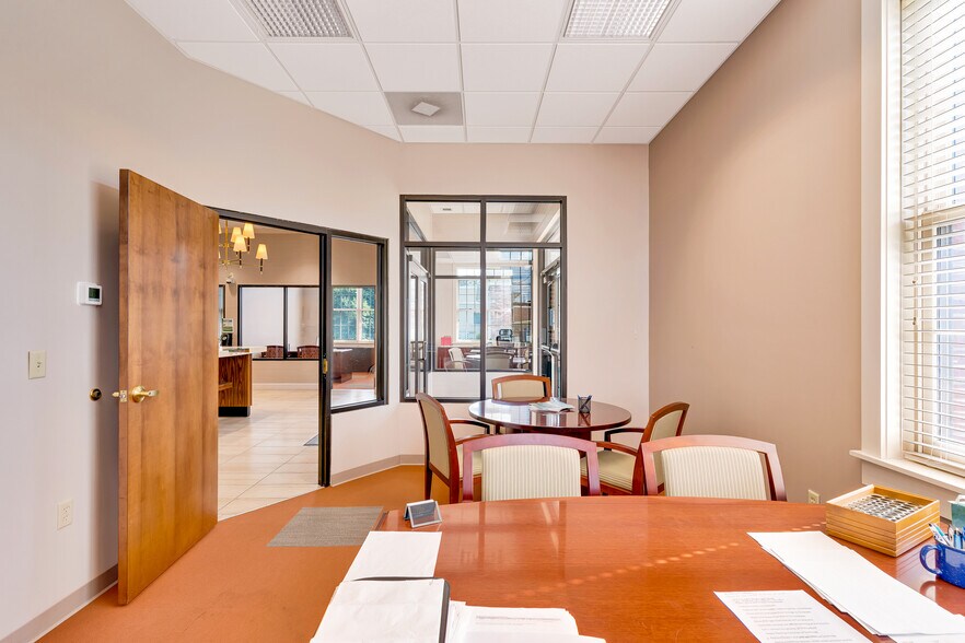 More Photos Of 4712 Hixson Pike, Hixson Bank For Sale