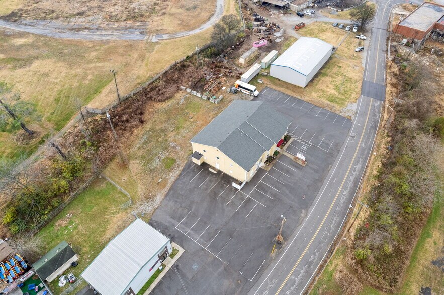 More Photos Of 701 Red River St, Clarksville Office For Sale