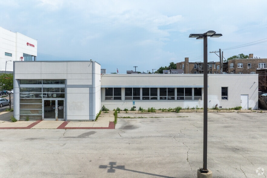 More Photos Of 6017-6057 N Western Ave, Chicago Auto Dealership For Sale