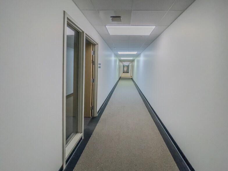 More Photos Of 2425 Stevens Center Pl, Richland Office For Lease