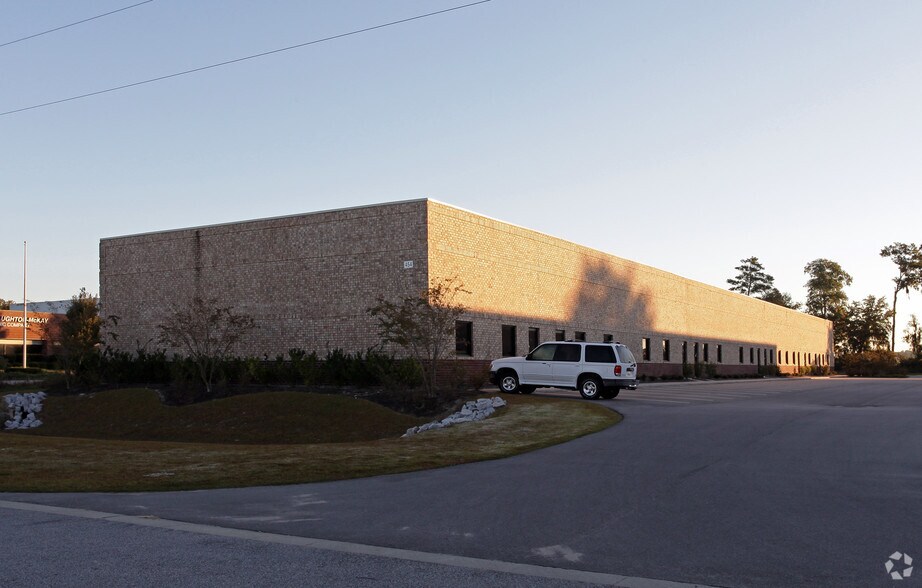 More Photos Of 454 Deanna Ln, Wando Showroom For Lease