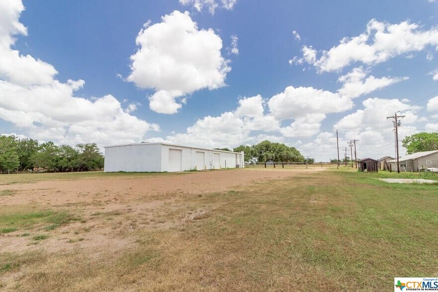 More Photos Of 1121 Northside Rd, Victoria Industrial For Sale