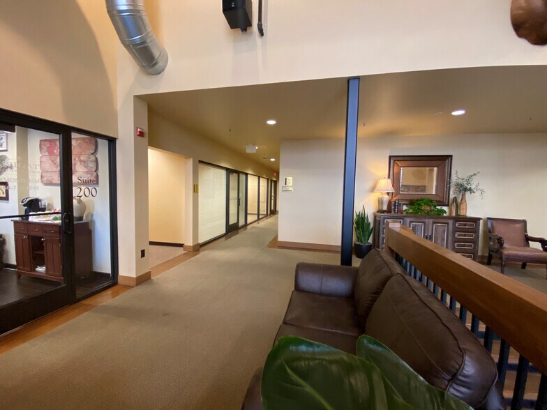 More Photos Of 9120 NE Vancouver Mall Loop, Vancouver Loft Creative Space For Lease