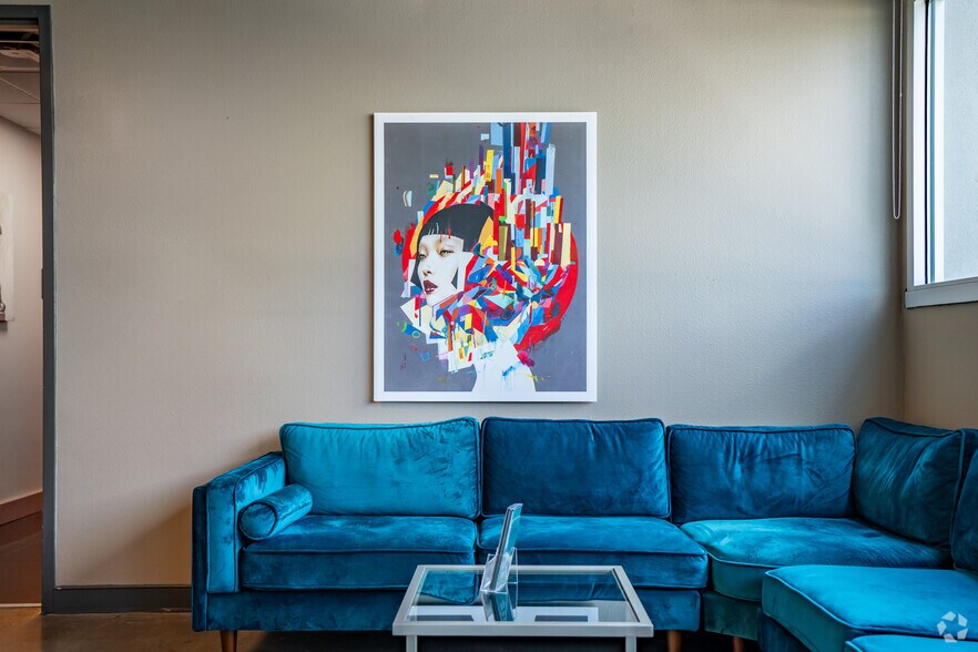 More Photos Of 1680 Fruitville Rd, Sarasota Office For Lease