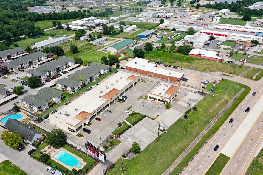 More Photos Of 19786 Highway 105 W, Montgomery Unknown For Lease